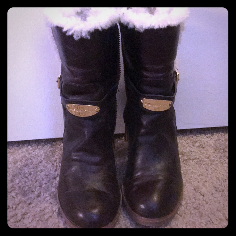 Micheal by Micheal Kors leather boots size 6
